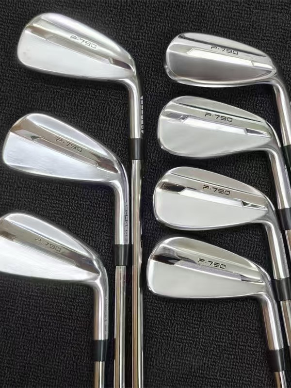 Set di 7 Ferri da Golf per Uom - Shaft Flex Stiff recensione e prezzo