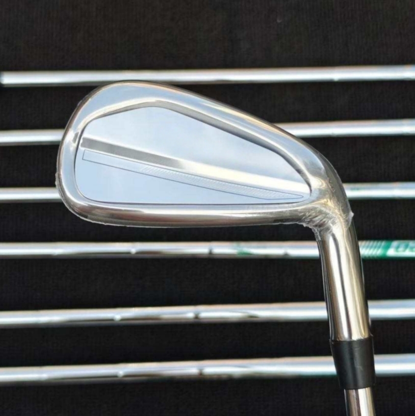 Set di 7 Ferri da Golf per Uom - Shaft Flex Stiff recensione e prezzo